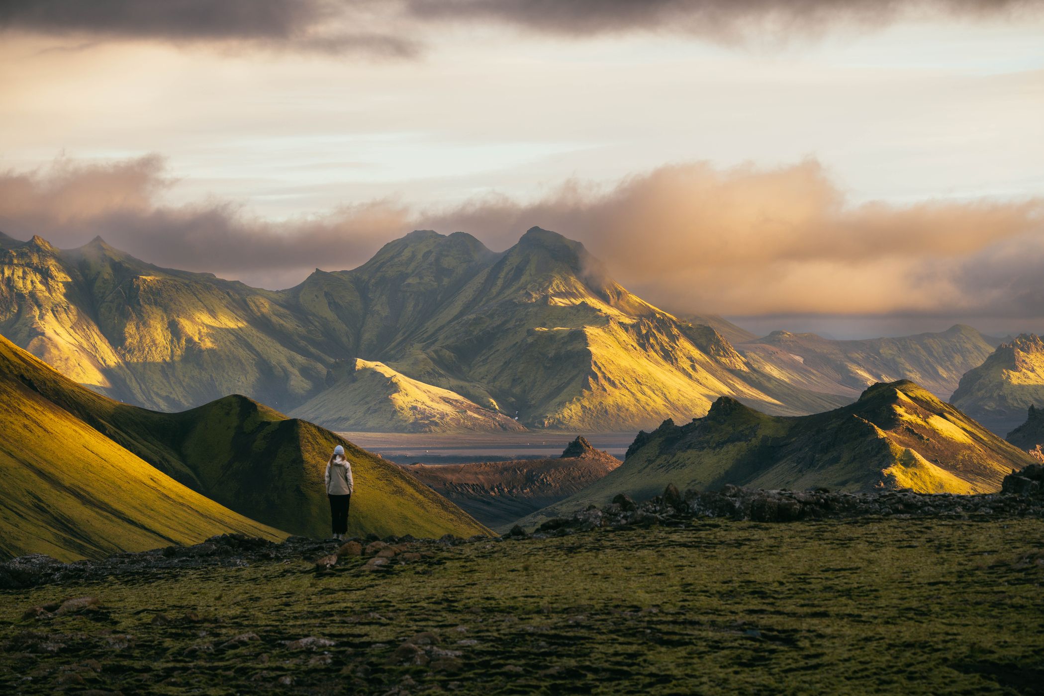 Hike up to Brattháls peak, Laugavegur, Iceland