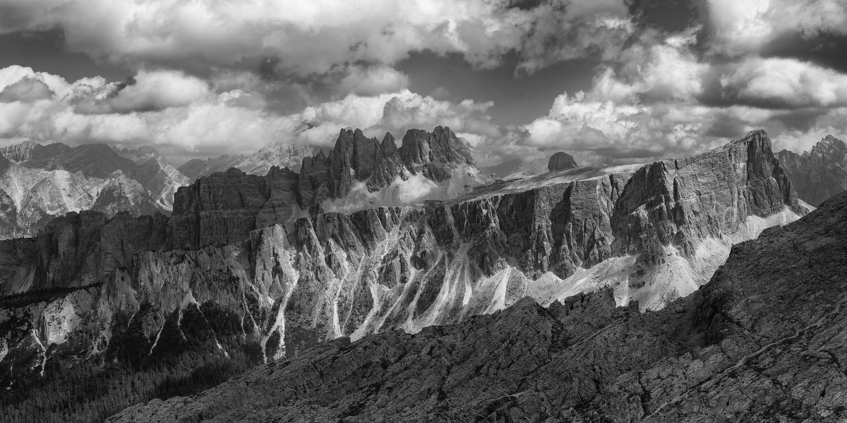 Nuvolau refuge panorama, Italy