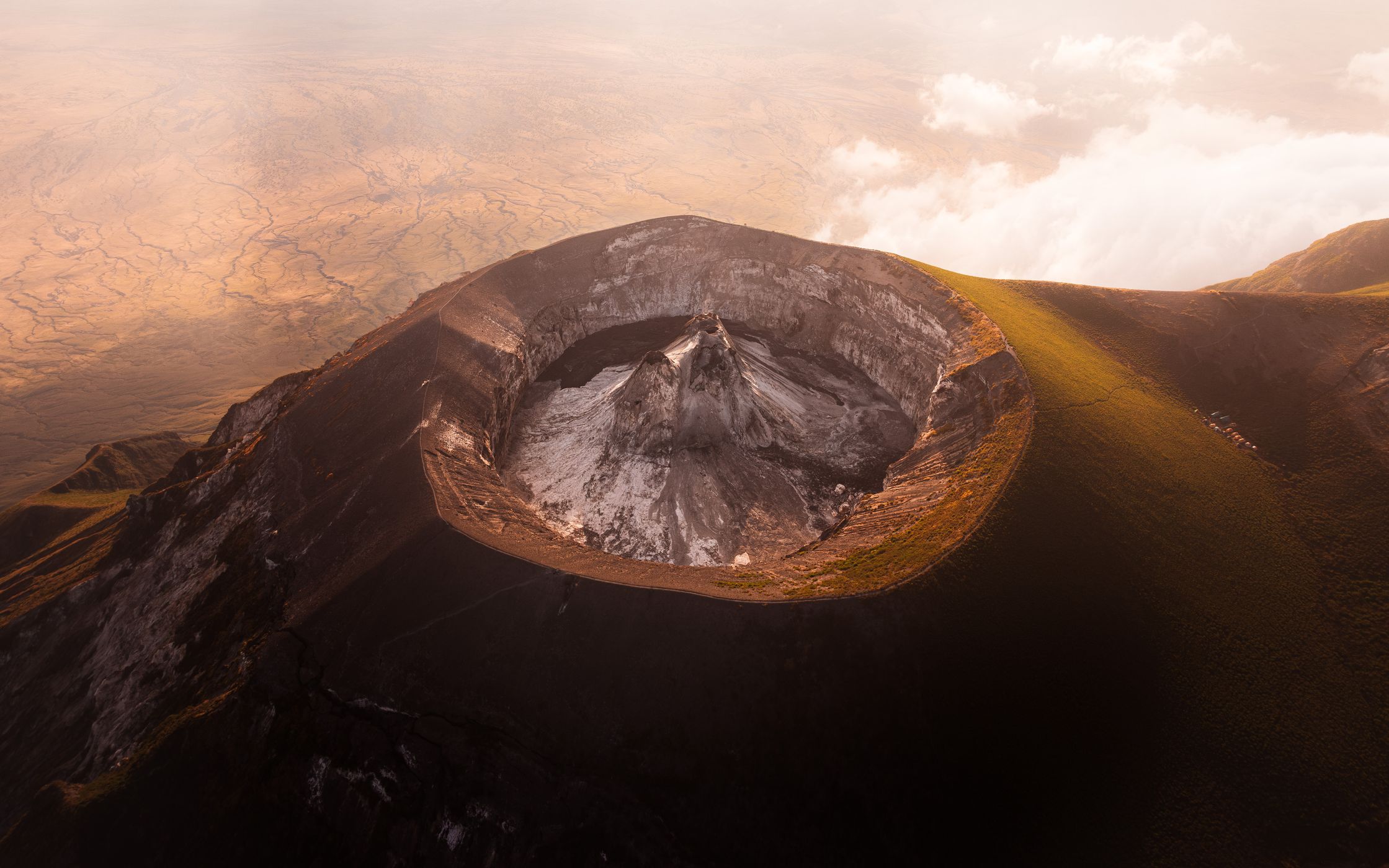 Ol Doinyo Lengai Crater Rim, Tanzania
