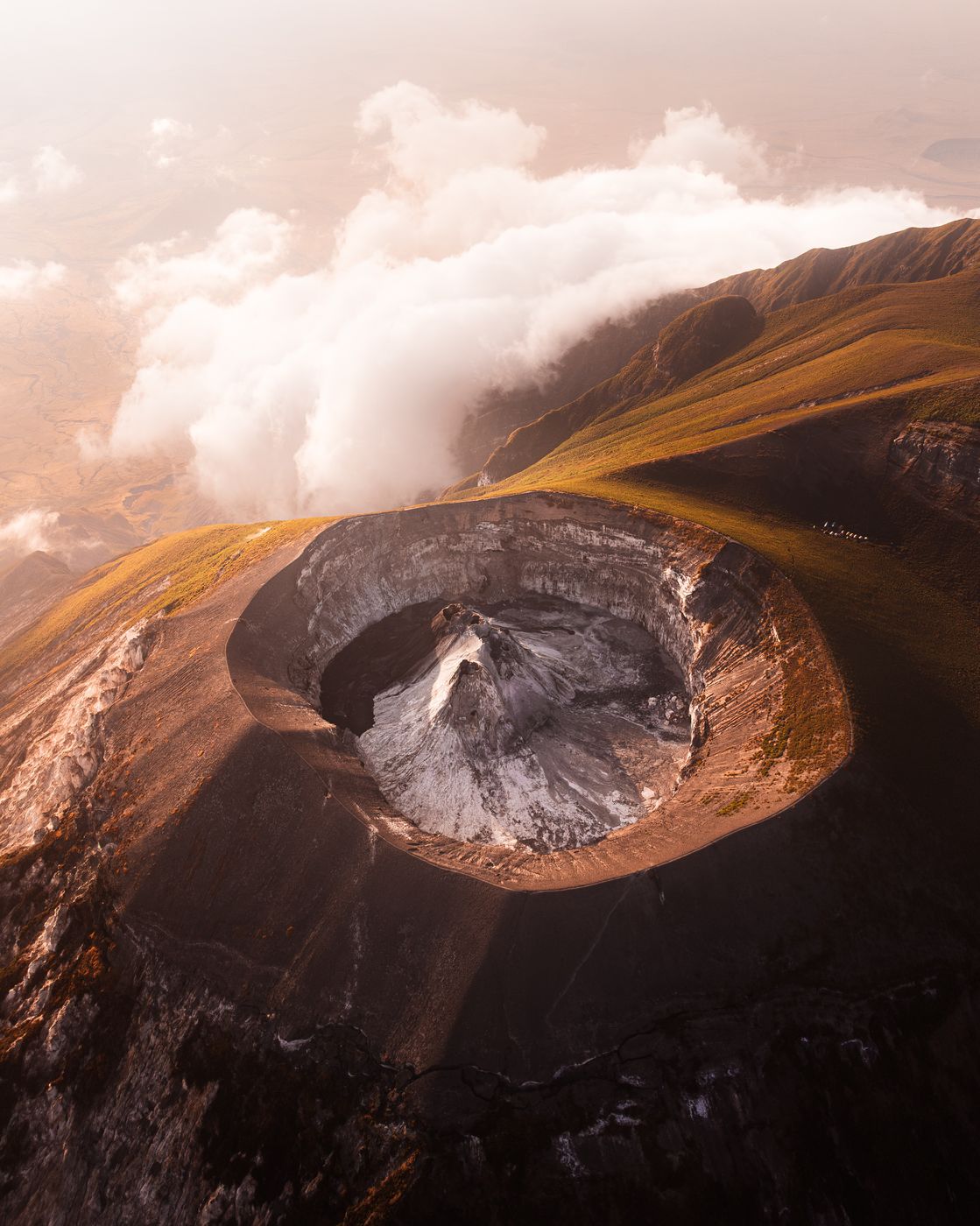 Ol Doinyo Lengai Crater, Tanzania