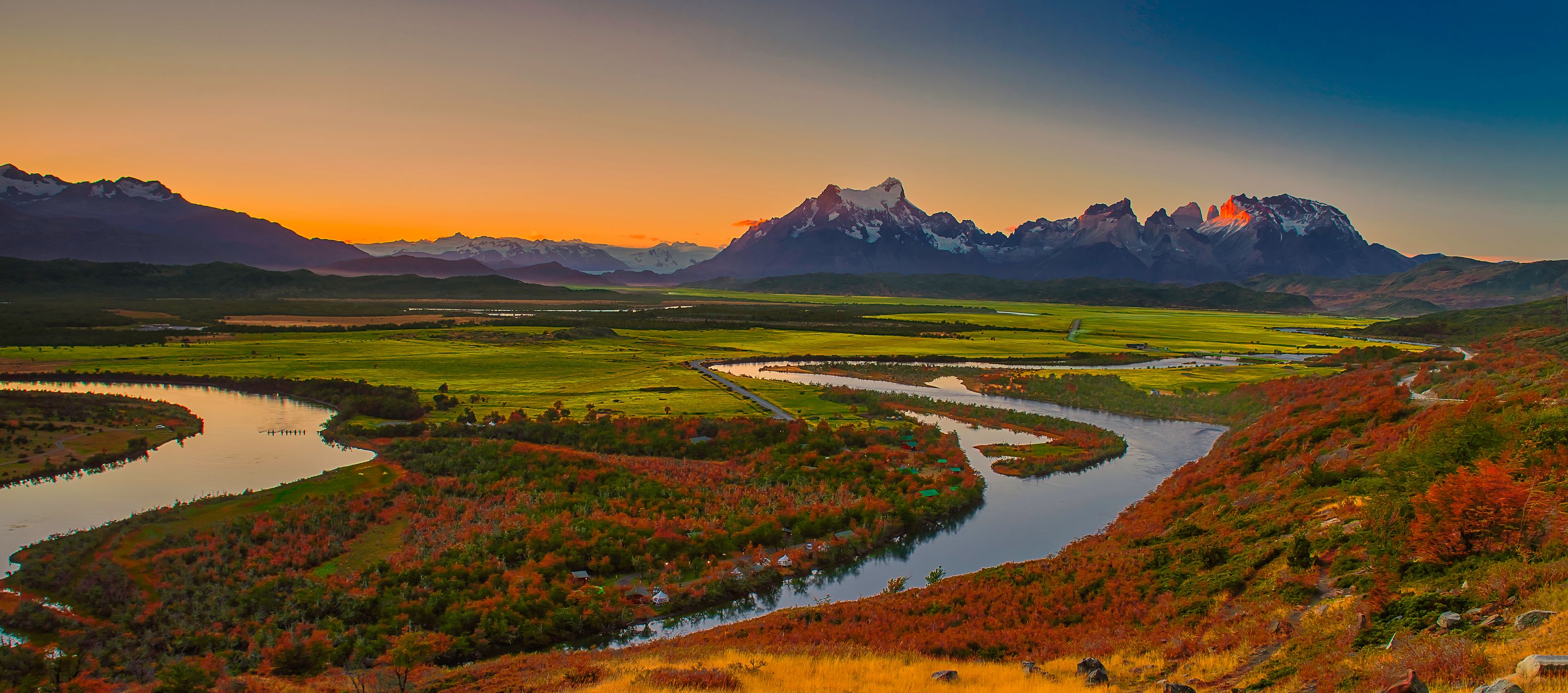 Patagonia, Chile, Torres del Paine, Rio Serrano, Chile