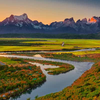Patagonia, Chile, Torres del Paine, Rio Serrano, Chile