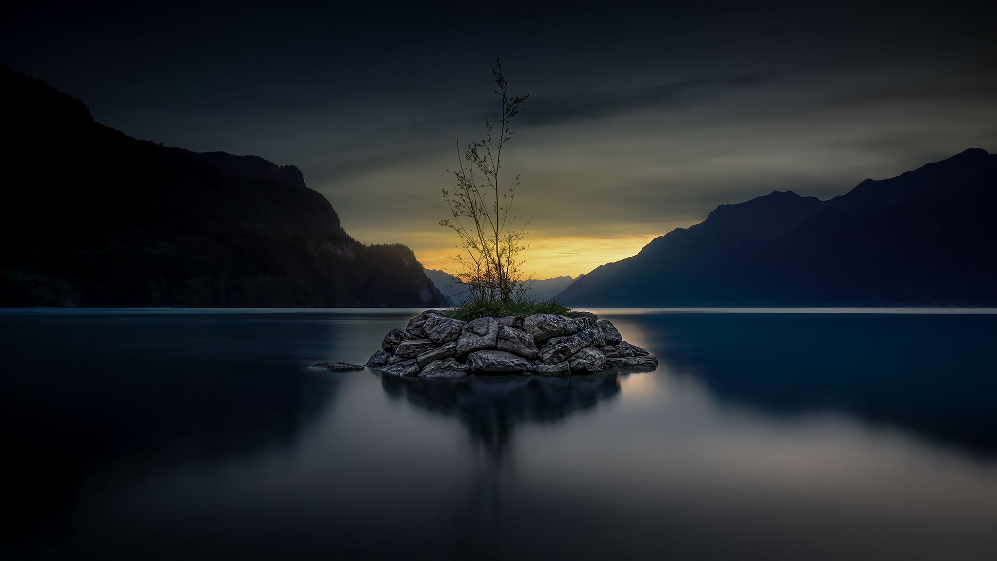 SILENT ISLAND, Switzerland