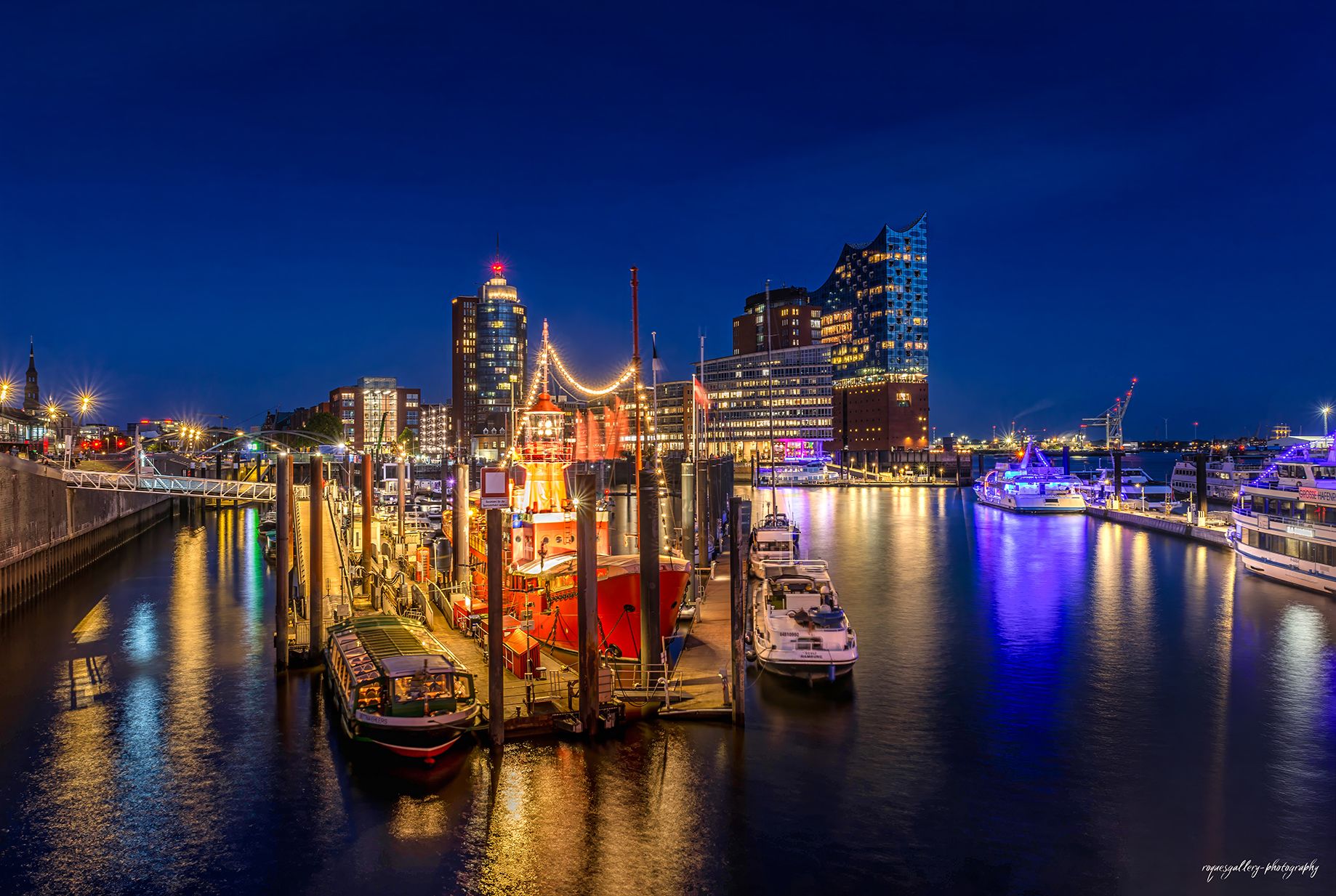 Überseebrücke (Elbphilharmonie view), Germany