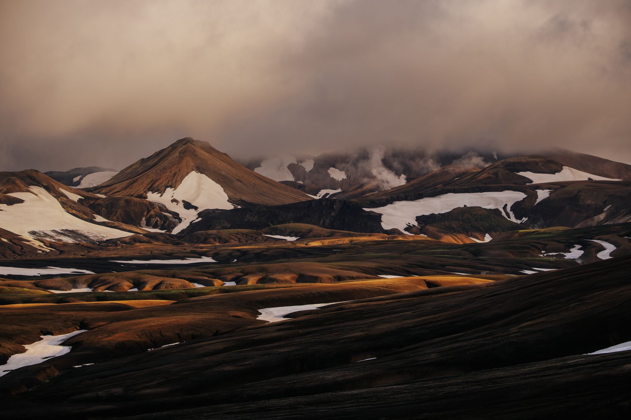 Views from Hrafntinnusker saddle, Laugavegur, Iceland