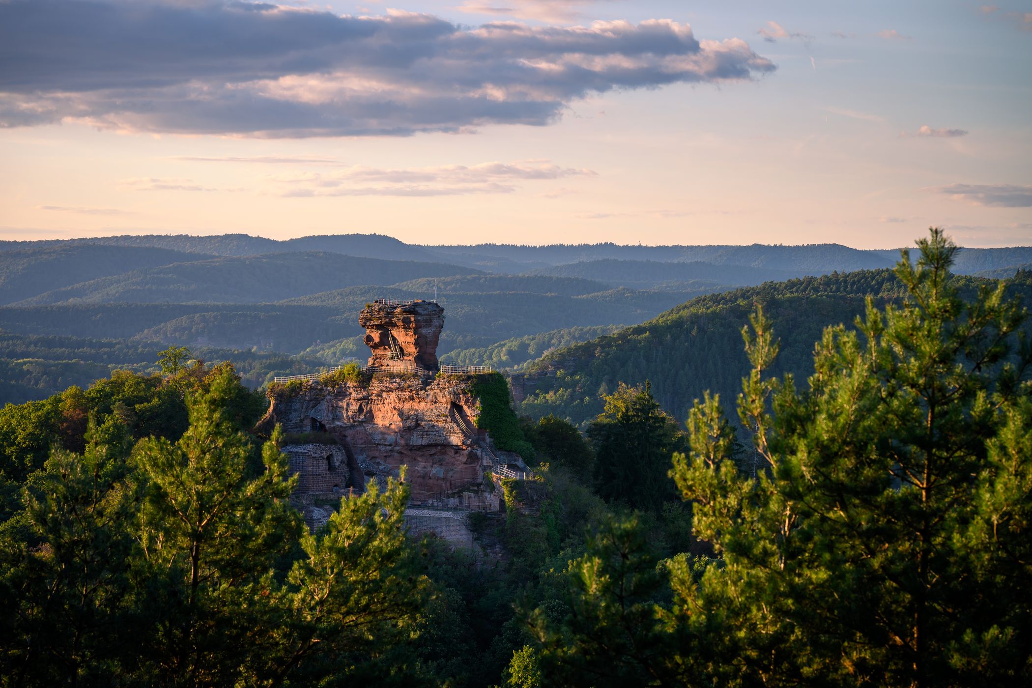 Waldsofa in Busenberg - Blick auf den Drachenfels, Germany